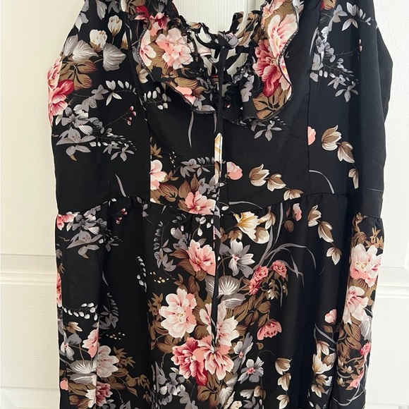 SHEIN floral print cold shoulder lace up front wrap maxi dress. - Picture 3 of 9